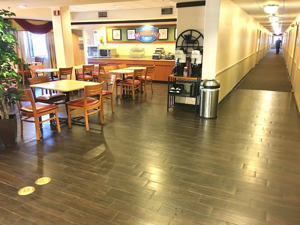 Baymont By Wyndham Tucson Airport Hotel Eksteriør billede
