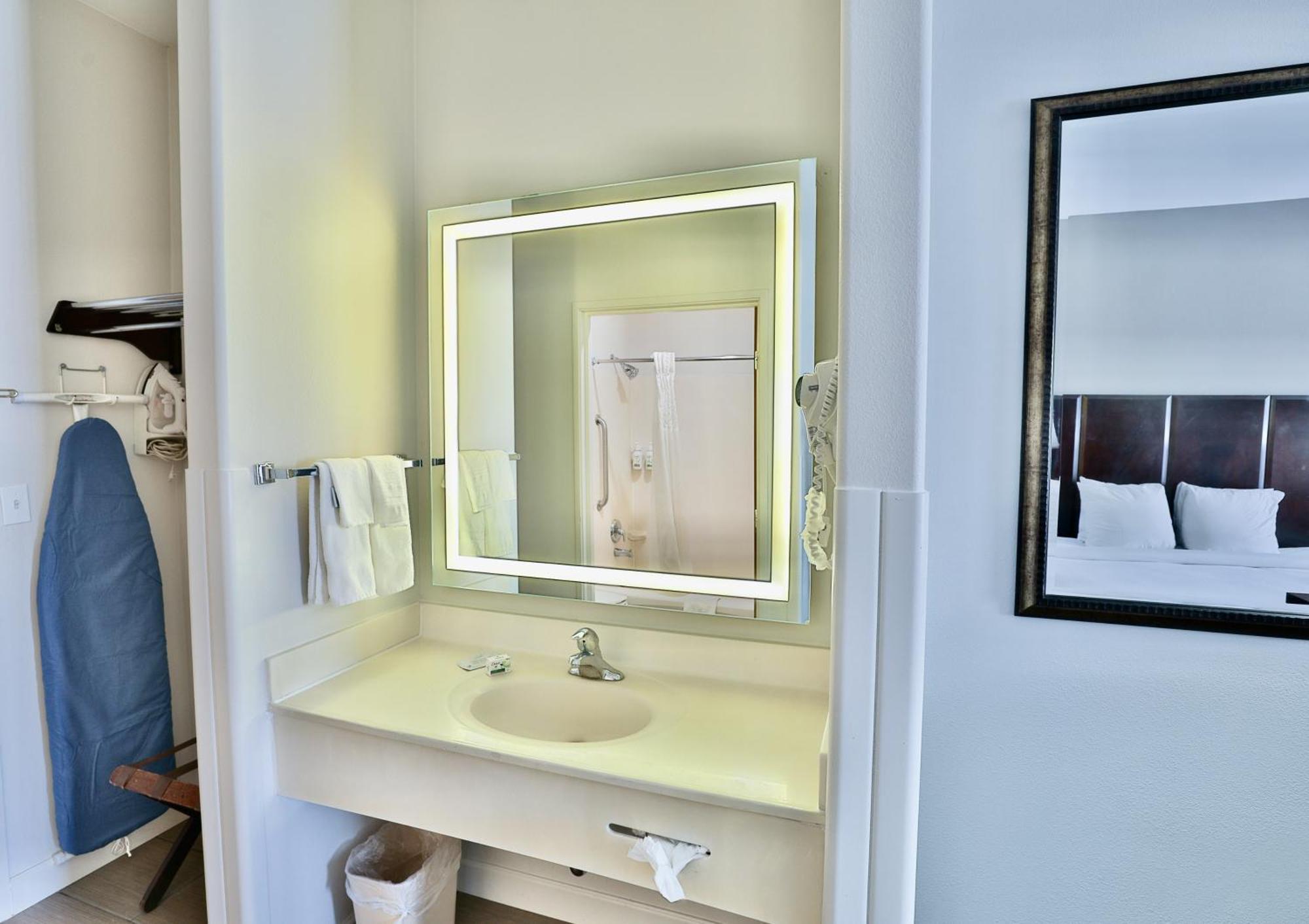 Baymont By Wyndham Tucson Airport Hotel Eksteriør billede