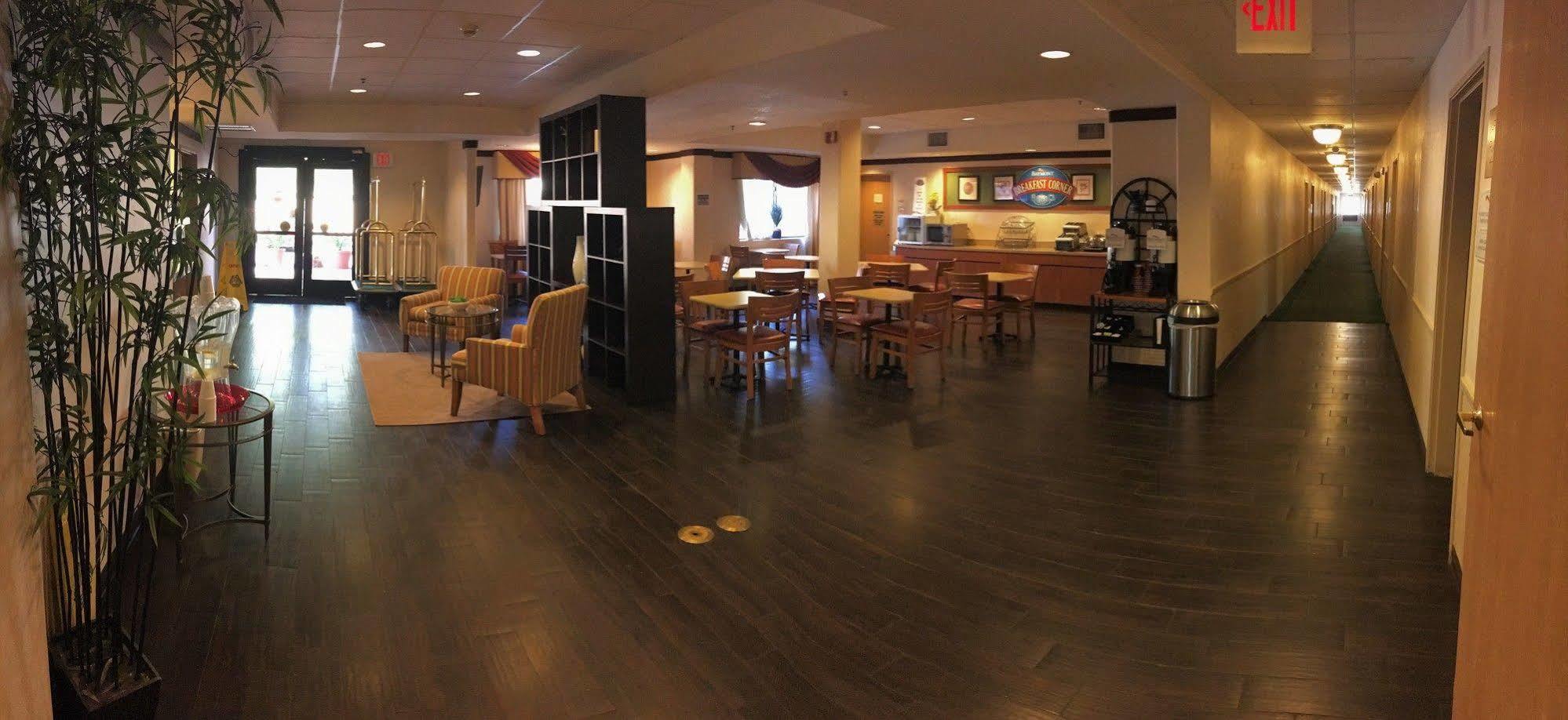 Baymont By Wyndham Tucson Airport Hotel Eksteriør billede